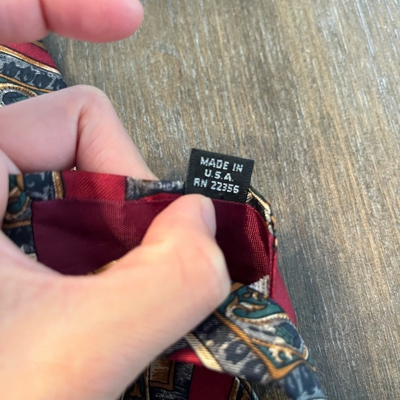 Givenchy Red and Gold Geometric Tie - Picture 5 of 6